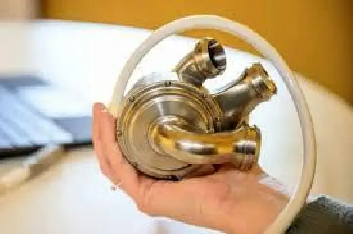 Coração de titânio e alergistas de implantes