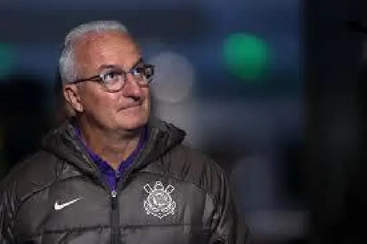 Corinthians adota cautela, mas tem pressa por novo ponta