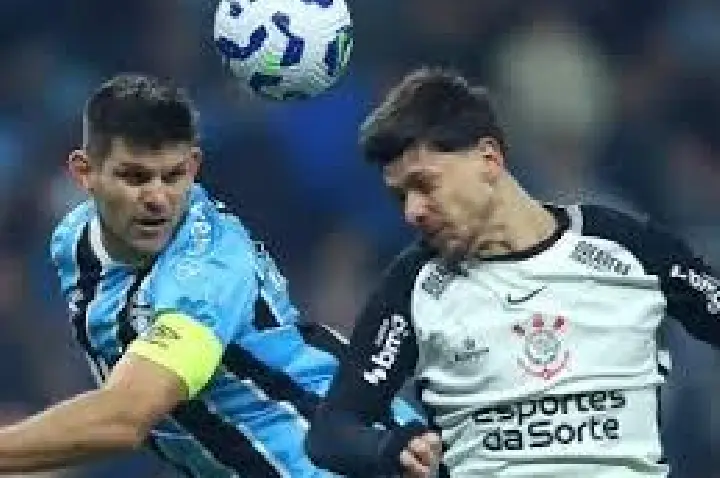 Corinthians sai atrás, mas busca empate com o Grêmio