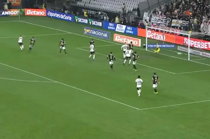 Corinthians vence Atlético-MG com golaço de Zakaria e espanta Z4