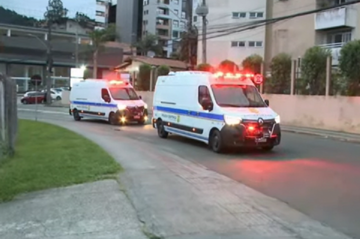 Corpos de Rick e outras vítimas são levados ao IML de SC