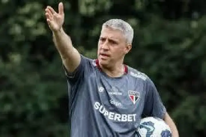 Crespo se abala no São Paulo: 'Não tem meta, não tem nada'