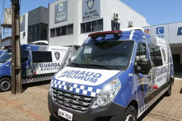 Criança de 6 anos é deixada em carro de app e vai parar em abrigo