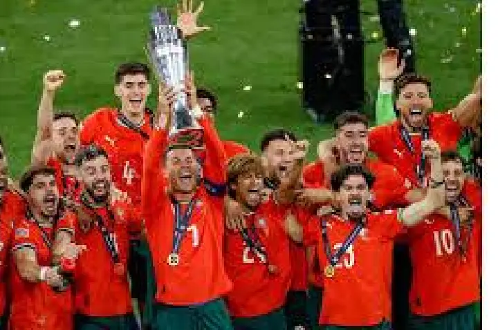 Cristiano Ronaldo marca e Portugal é campeão contra a Espanha