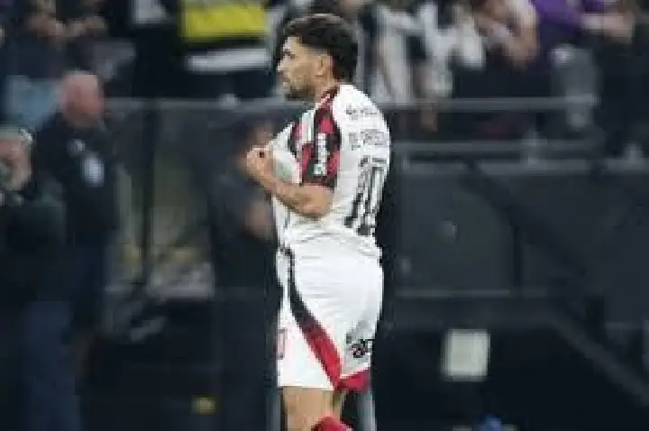 De virada, Corinthians perde por 2 a 1 do Flamengo