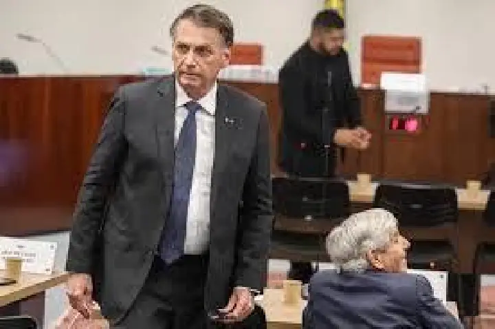 Defesa de Jair Bolsonaro chama restrições do STF de 'severas'