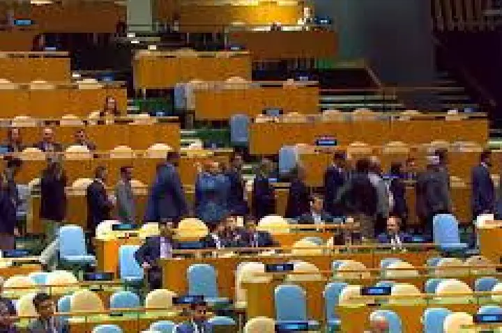 Delegações deixam cadeiras vazias durante discurso de Netanyahu