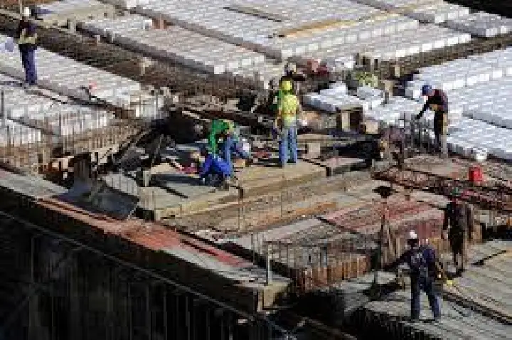 Desemprego cai a 5,4% e país registra menor taxa desde 2012