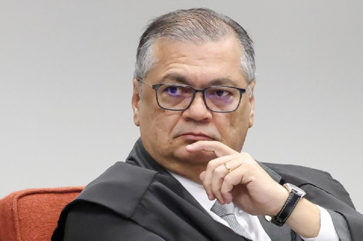 Dino manda PF investigar atuação da CVM no caso Master