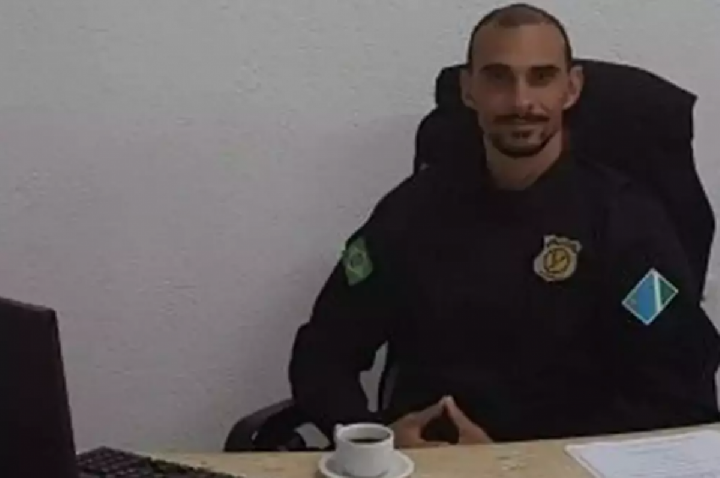 Diretor de presídio esconde rastreador no carro da ex
