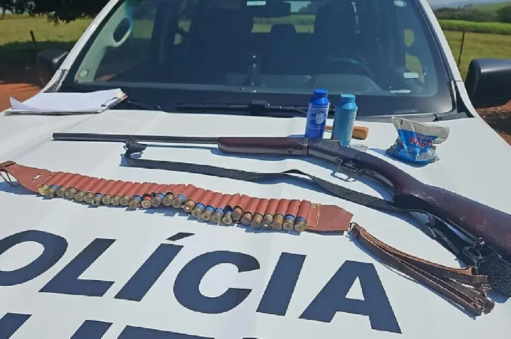 Disparos noturnos levam PM Ambiental a apreender arma em Itapuí