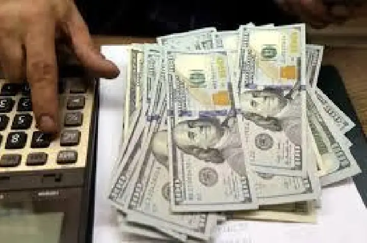 Dólar sobe para R$ 5,40 em dia de correção no mercado
