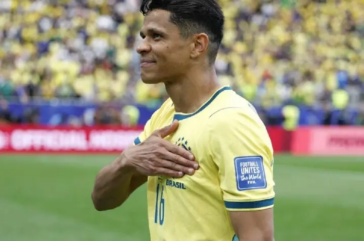 Douglas Santos traz vivência do ouro olímpico para buscar o hexa