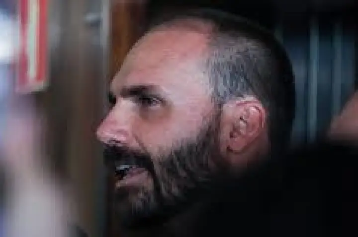 DPU defende rejeição de denúncia da PGR contra Eduardo Bolsonaro