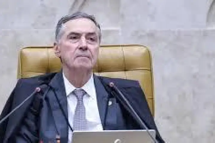 É hora de novos rumos, diz Barroso ao anunciar aposentadoria