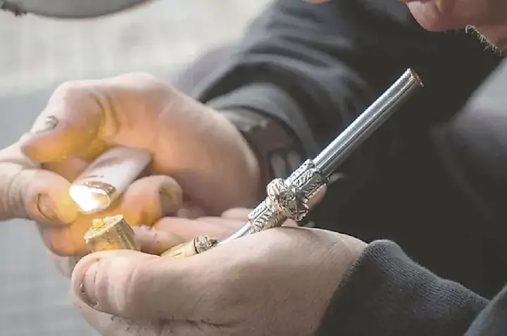 Em Pirajuí, homem ameaça esfaquear os pais idosos por negativa de receber R$ 10,00