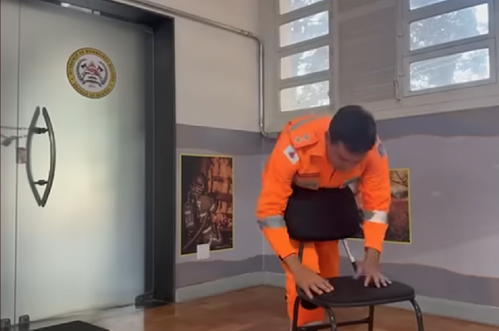 Engasgou e está sozinho? Bombeiros mostram o que fazer; VÍDEO