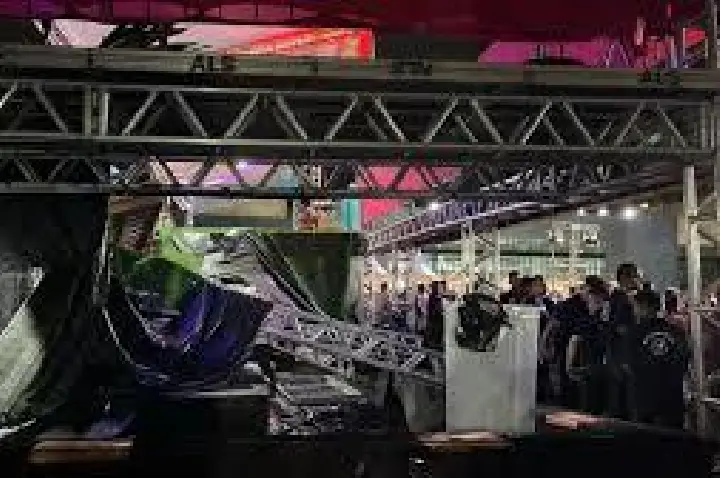 Estrutura de camarote cai e seis pessoas ficam feridas em Itajaí