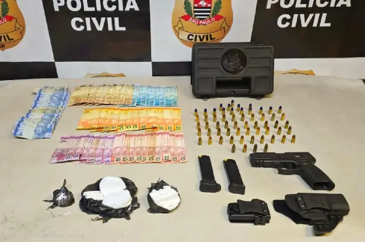 Estudante de Direito tinha cocaína e arma enterrados no quintal
