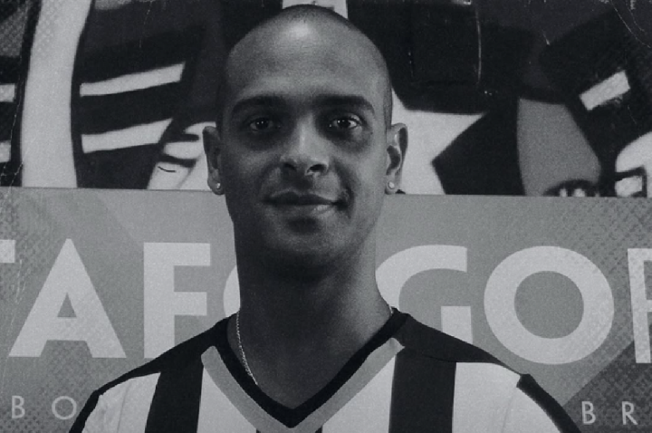 Ex-atacante do Botafogo morre após queda de muro em ventania