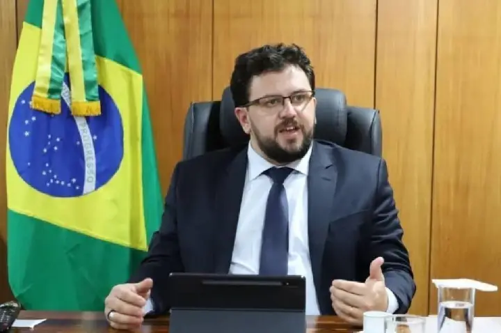 Ex-funcionário de Lula pegou empréstimo com amiga de Lulinha