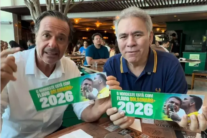 Ex-ministros de Bolsonaro divulgam vídeo pedindo voto para Flávio