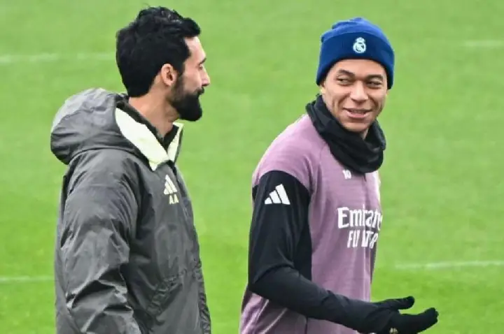 Exame de Mbappé foi feito no joelho errado, diz jornal