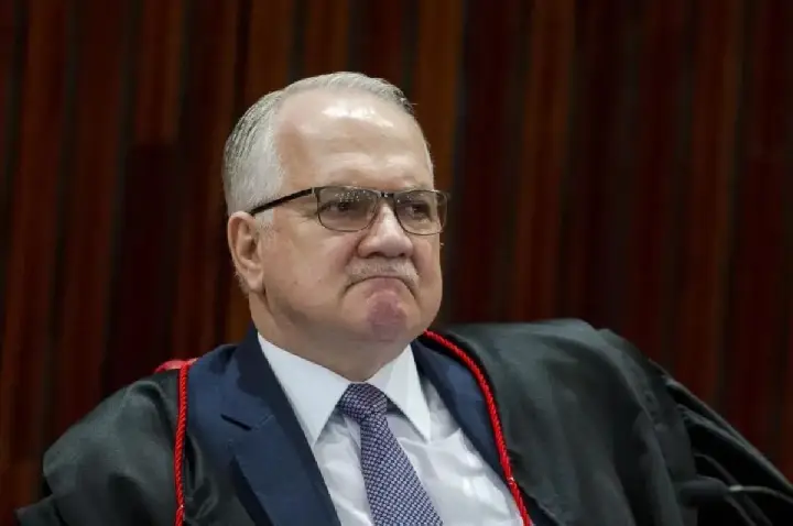 Fachin defende que juízes sejam discretos e evitem protagonismo