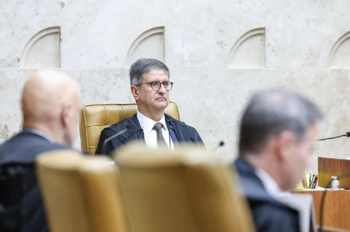 Fachin pressiona Gonet a não participar de sessão do caso Moraes