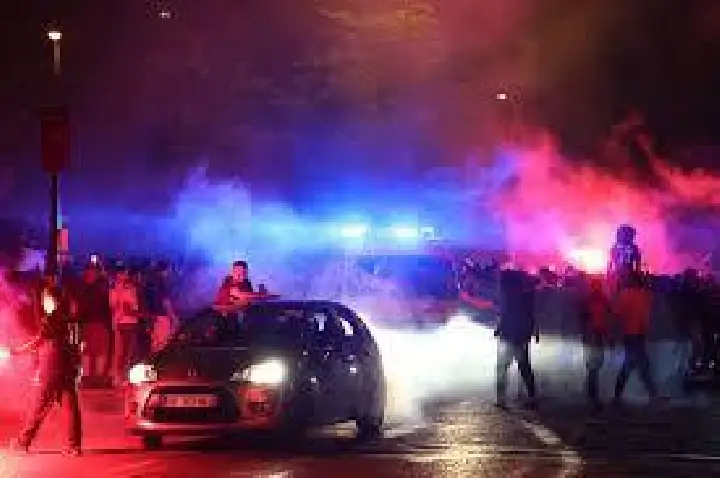 Festa do título do PSG tem dois mortos e centenas de feridos