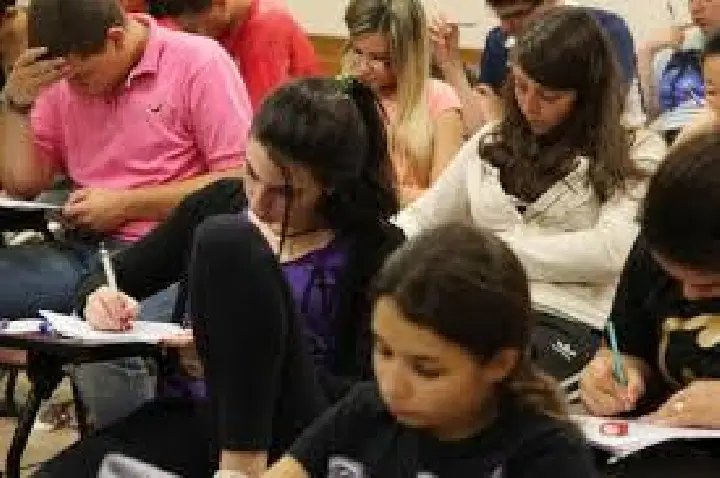 FIES: Estudantes podem renegociar dívidas a partir deste sábado