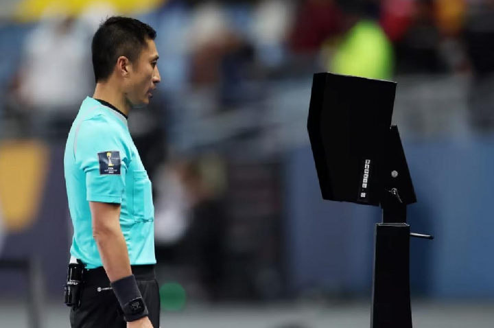 Fifa combate cera e mira meta ousada de tempo de bola rolando