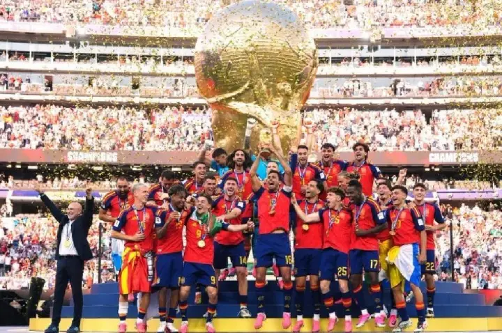 Fifa e Espanha 'apagam' Trump de fotos oficiais da celebração
