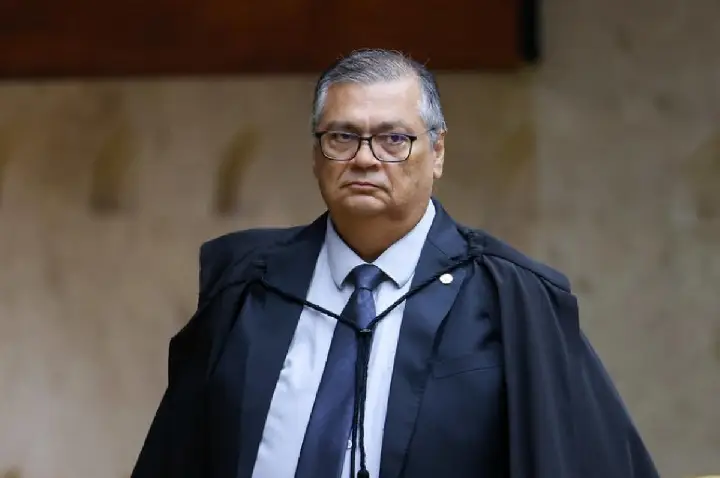Fim do auxílio-panetone? Dino suspende penduricalhos no Brasil