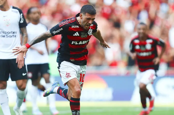 Flamengo atropela, goleia o Corinthians diante de Dorival e vira líder