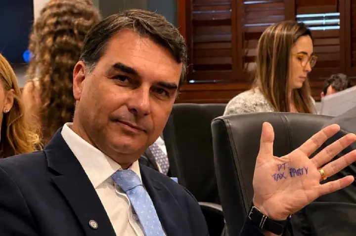 Flávio priorizou segurança e defesa no lugar de agro e saúde
