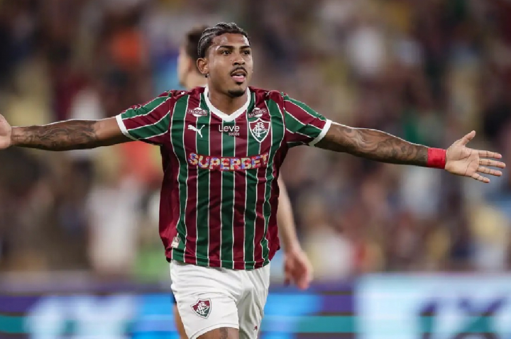 Flu atropela o Corinthians em noite com briga e gesto obsceno