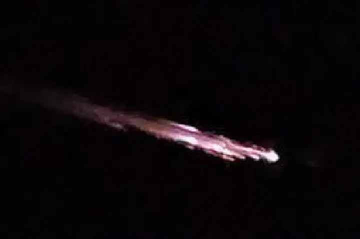 Foguete da Space X chama atenção no céu em várias partes do País