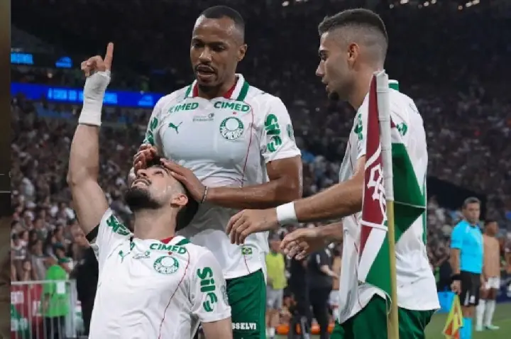 Fomos eficazes, diz Andreas após vitória sobre o Fluminense