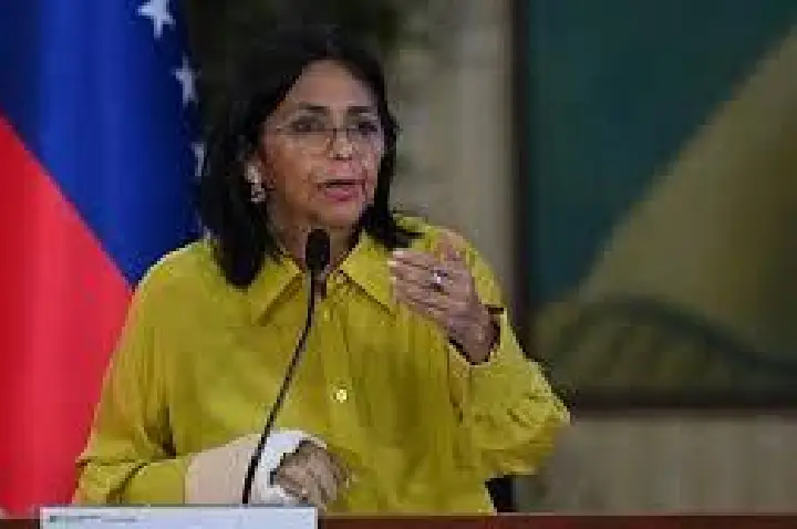 Forças Armadas reconhecem vice como presidente interina