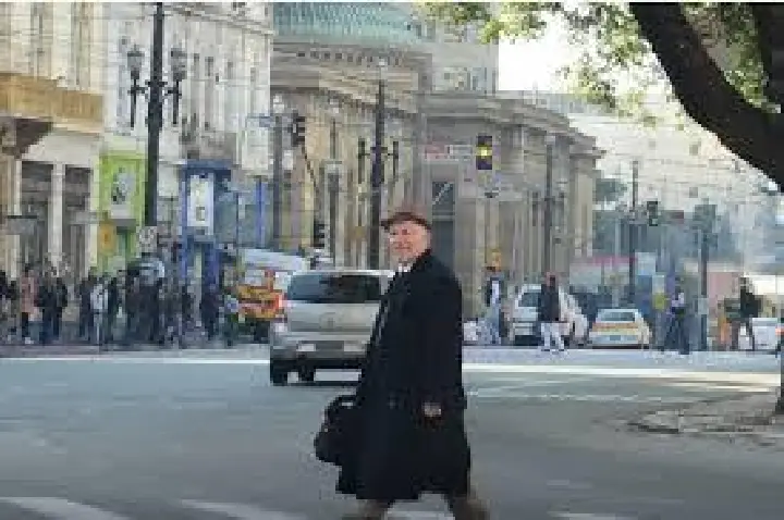 Frente fria chega a SP com rajas de ventos nesta segunda