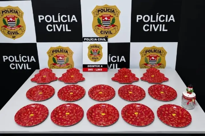 Funcionária de loja é presa após furtar pratos de Natal para ceia
