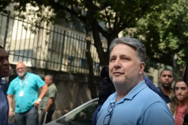 Garotinho desiste de recurso e abre brecha para eleição de Ruas