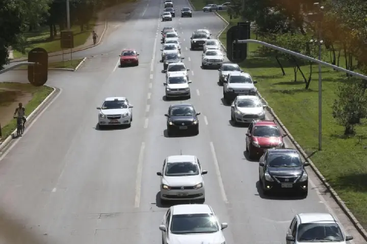 Gasolina poderá ter mais etanol; veja que carros serão afetados