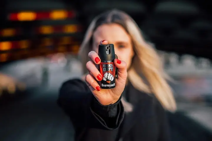 Governo libera spray de pimenta para mulheres; veja regras
