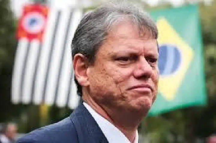 Governo Tarcísio deixa aliados sem emenda e gera incômodo na base