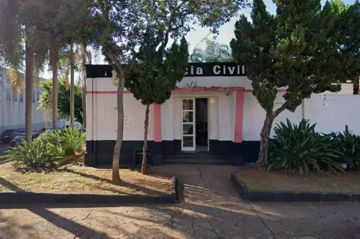 Grupo invade casa, amarra vítimas e foge com R$ 500 mil em joias