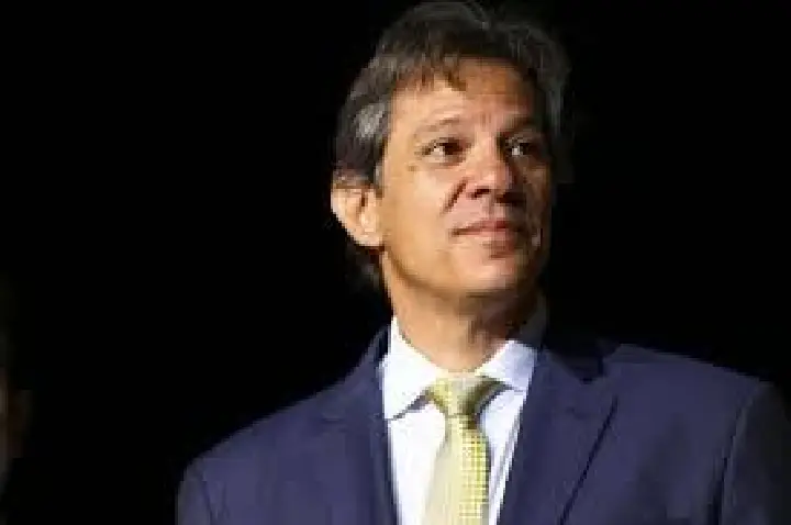 Haddad anuncia saída da Fazenda; sucessão é incerta