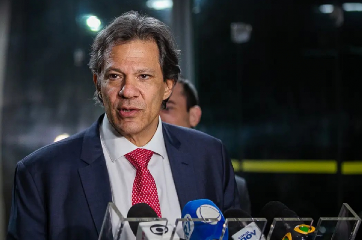 Haddad vai questionar Tarcísio após PM seguir seu motorista