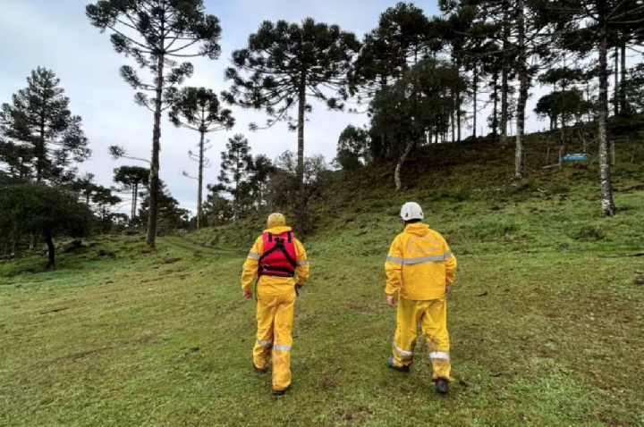 Helicóptero com cantor Rick é encontrado; não há sobreviventes